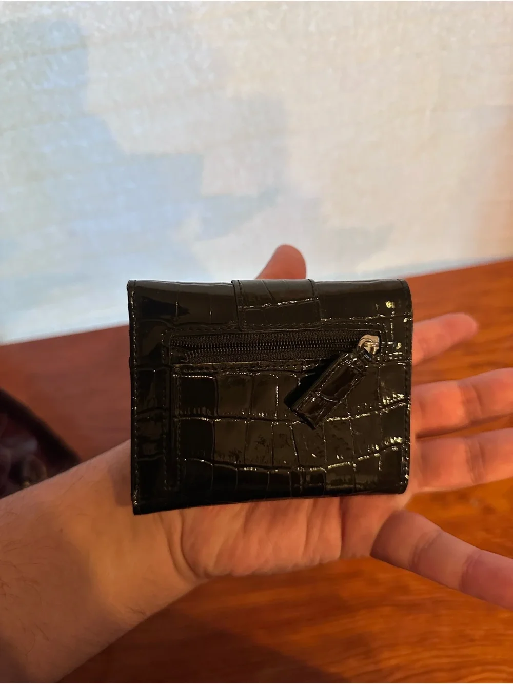 Guess compact croc